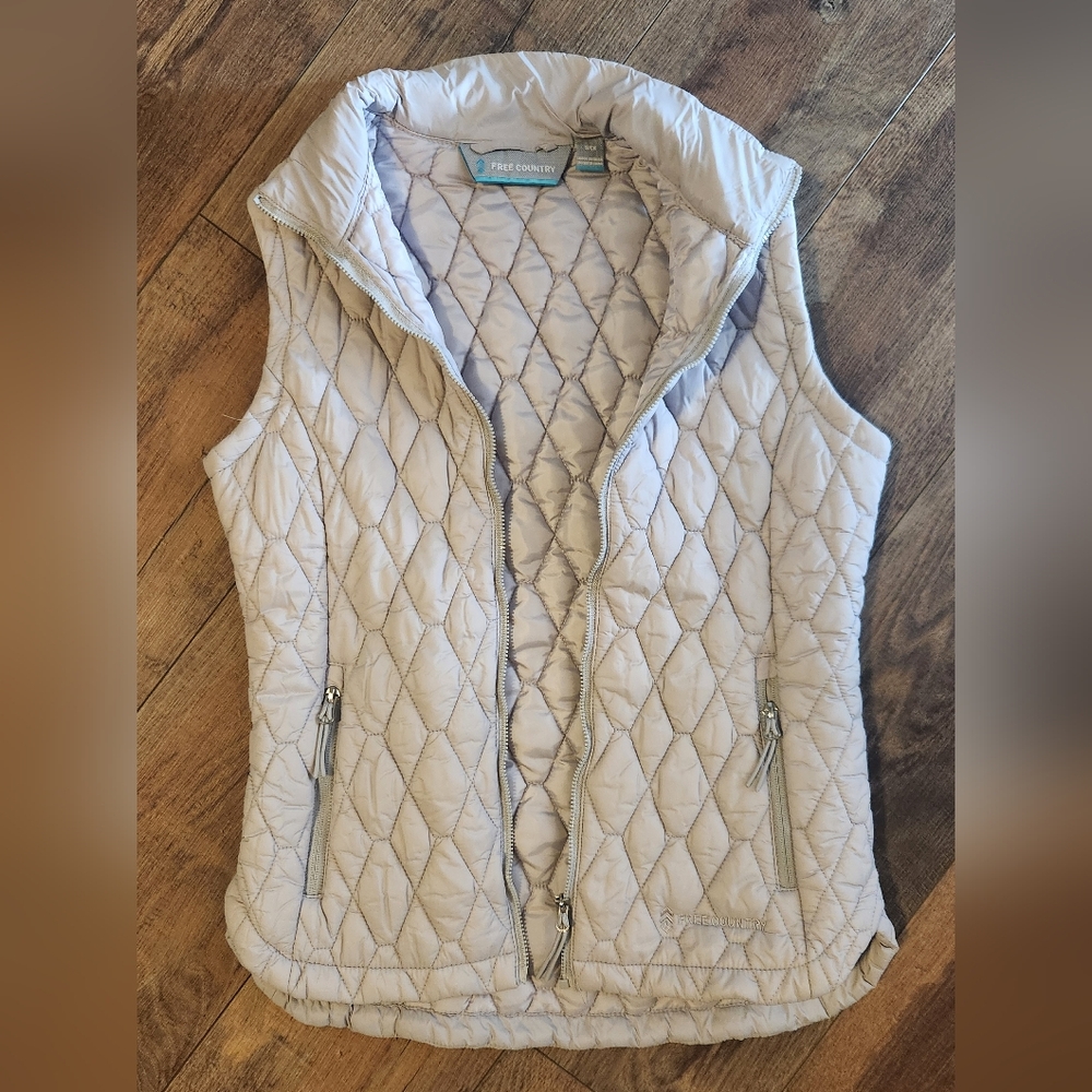 Free Country Quilted Vest in Light Beige